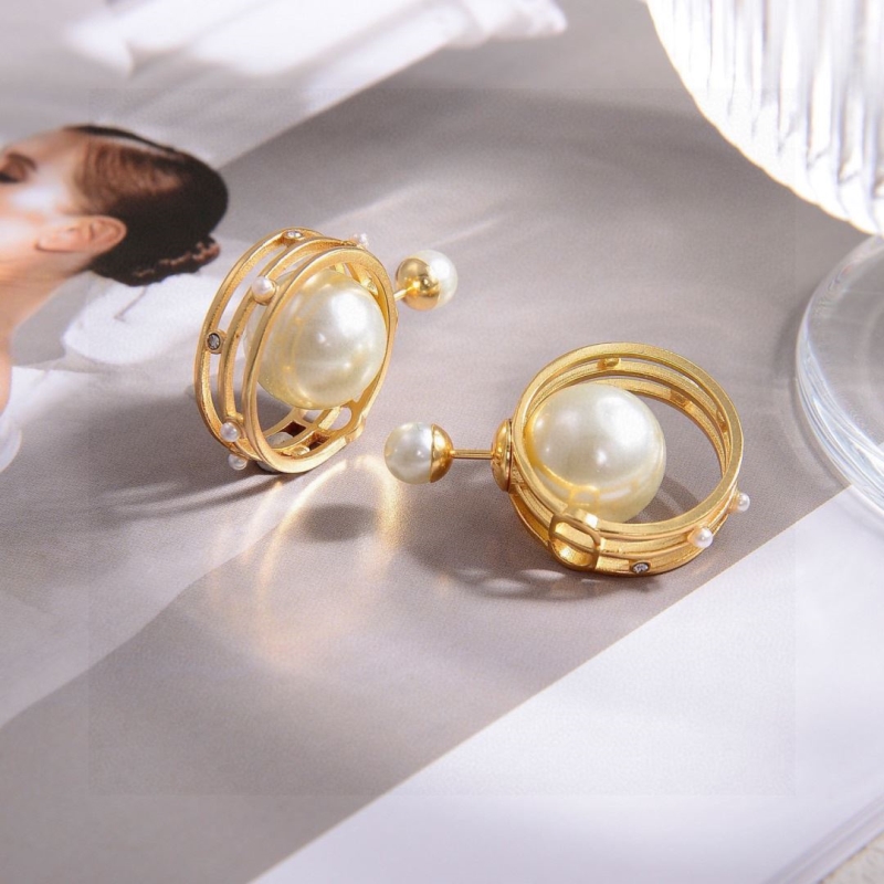 chr1st1an D10r earrings